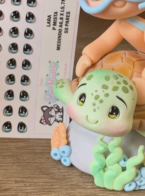 Resin Eyes – Lara
